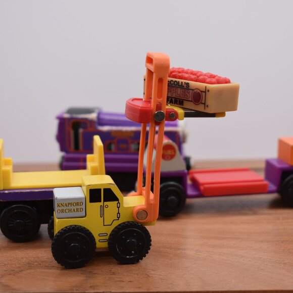 Culdee Forklift Flatbed Knafford Orchard Apple Cargo Car Thomas & Friends Trains - Picture 14 of 16